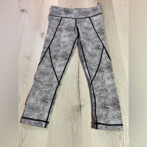 Vimmia Speckle Speed Crop in White/Black, estimated size XS/S